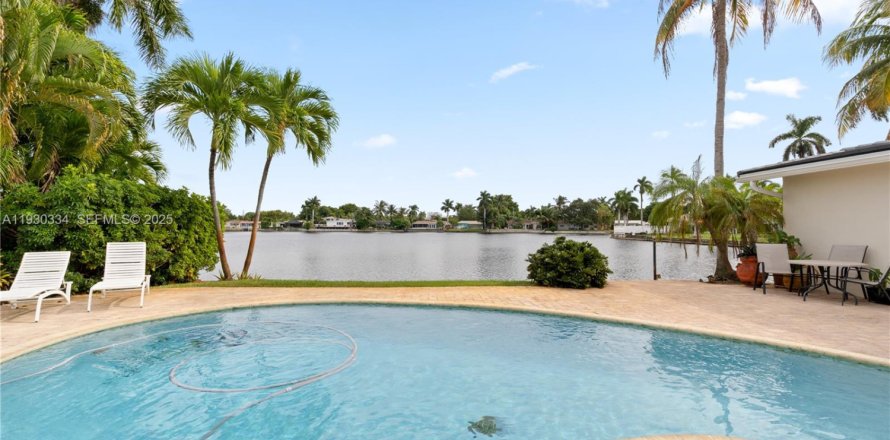 Casa en Oakland Park, Florida 4 dormitorios № 1989266