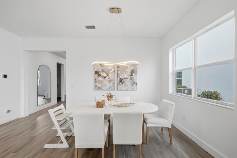 Villa ou maison à vendre à Port St. Lucie, Floride: 3 chambres, 190.73 m2 № 2383015 - photo 26