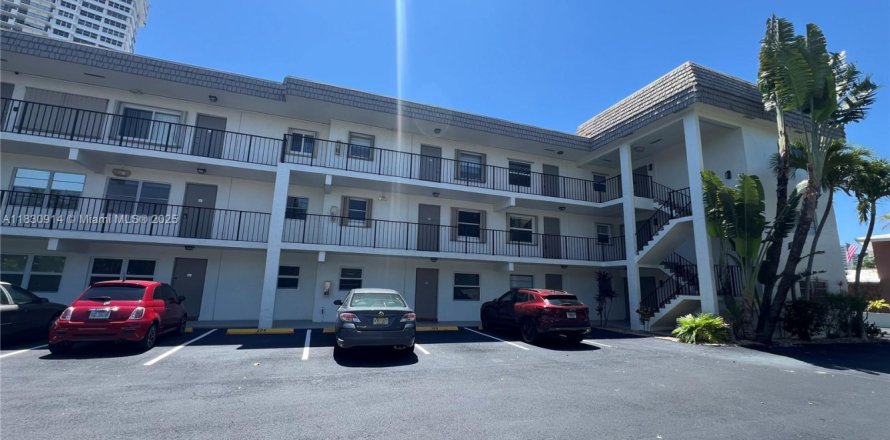 Condo in Fort Lauderdale, Florida, 1 bedroom № 1806461