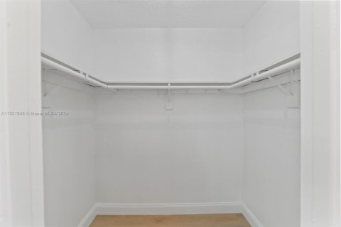 Copropriété à louer à North Miami Beach, Floride: 1 chambre, 70.14 m2 № 1975967 - photo 25