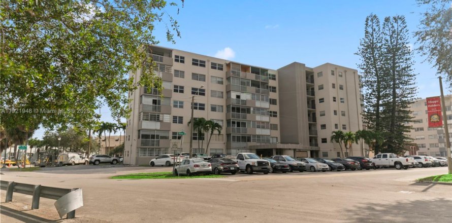 Condo à North Miami Beach, Floride, 1 chambre  № 1975967