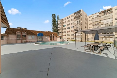 Copropriété à louer à North Miami Beach, Floride: 1 chambre, 70.14 m2 № 1975967 - photo 3