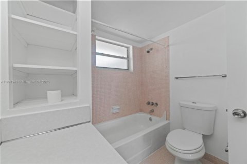 Copropriété à louer à North Miami Beach, Floride: 1 chambre, 70.14 m2 № 1975967 - photo 22