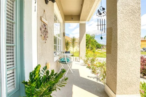 House in Kissimmee, Florida 4 bedrooms, 198.16 sq.m. № 1630718 - photo 5