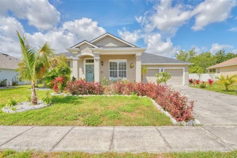 House in Kissimmee, Florida 4 bedrooms, 198.16 sq.m. № 1630718 - photo 2