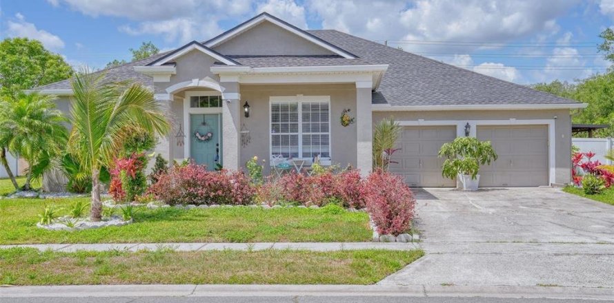 House in Kissimmee, Florida 4 bedrooms, 198.16 sq.m. № 1630718