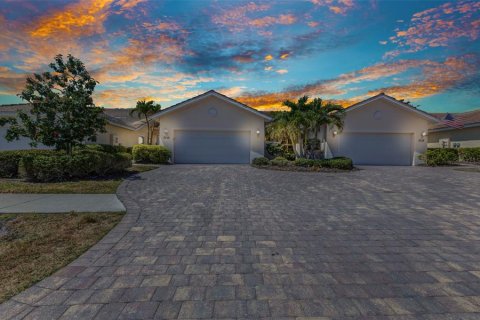 Townhouse in Punta Gorda, Florida 3 bedrooms, 134.8 sq.m. № 1673938 - photo 1