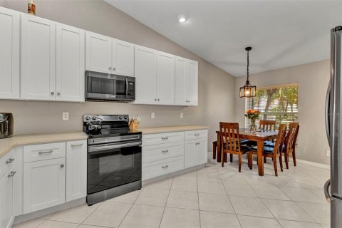 Townhouse in Punta Gorda, Florida 3 bedrooms, 134.8 sq.m. № 1673938 - photo 5