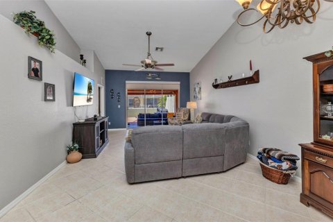 Townhouse in Punta Gorda, Florida 3 bedrooms, 134.8 sq.m. № 1673938 - photo 12