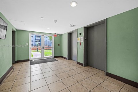 Copropriété à vendre à Cutler Bay, Floride: 2 chambres, 75.16 m2 № 2057746 - photo 18