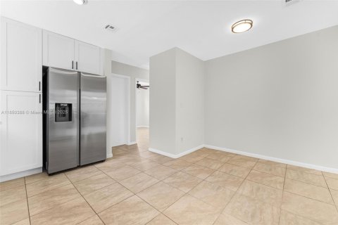 Villa ou maison à vendre à Cutler Bay, Floride: 3 chambres, 127.83 m2 № 1871639 - photo 8