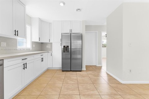 Villa ou maison à vendre à Cutler Bay, Floride: 3 chambres, 127.83 m2 № 1871639 - photo 7
