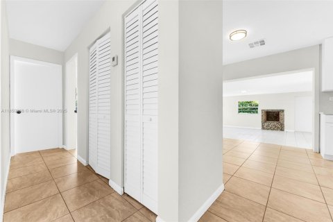 Villa ou maison à vendre à Cutler Bay, Floride: 3 chambres, 127.83 m2 № 1871639 - photo 26