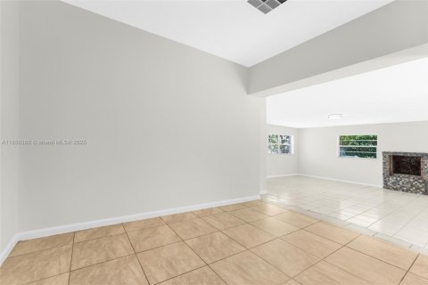 Villa ou maison à vendre à Cutler Bay, Floride: 3 chambres, 127.83 m2 № 1871639 - photo 24