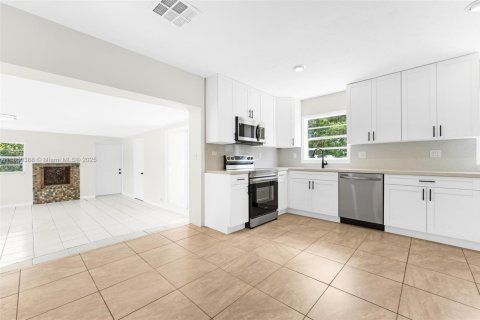 Villa ou maison à vendre à Cutler Bay, Floride: 3 chambres, 127.83 m2 № 1871639 - photo 4