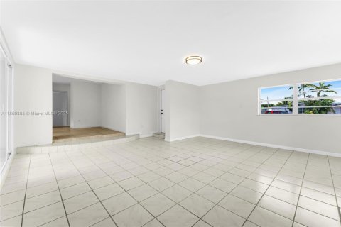 Villa ou maison à vendre à Cutler Bay, Floride: 3 chambres, 127.83 m2 № 1871639 - photo 21