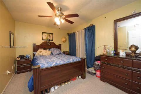 Villa ou maison à vendre à Miami, Floride: 3 chambres, 151.8 m2 № 1935440 - photo 18