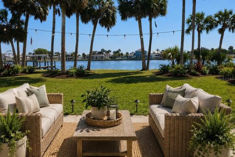 Casa en Flagler Beach, Florida 6 dormitorios, 360.46 m2 № 2133090