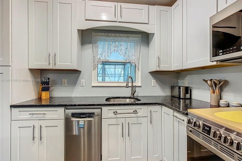 Купить виллу или дом в Лейк-Уэльс, Флорида 3 комнаты, 112.97м2, № 1871453 - фото 12