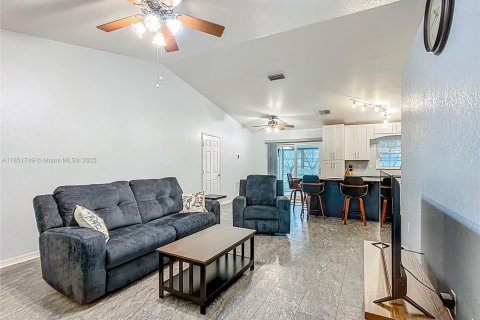 Купить виллу или дом в Лейк-Уэльс, Флорида 3 комнаты, 112.97м2, № 1871453 - фото 5