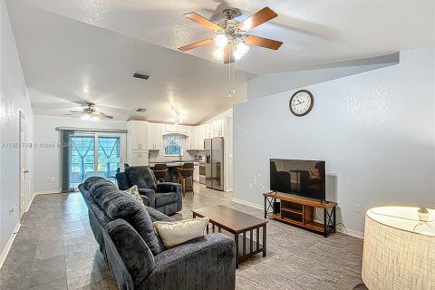 Купить виллу или дом в Лейк-Уэльс, Флорида 3 комнаты, 112.97м2, № 1871453 - фото 4