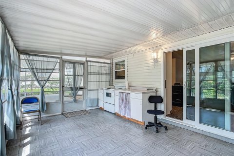 Купить виллу или дом в Лейк-Уэльс, Флорида 3 комнаты, 112.97м2, № 1871453 - фото 30