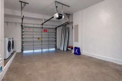 Снять в аренду виллу или дом в Хомстед, Флорида 3 спальни, 163.32м2, № 2049582 - фото 29