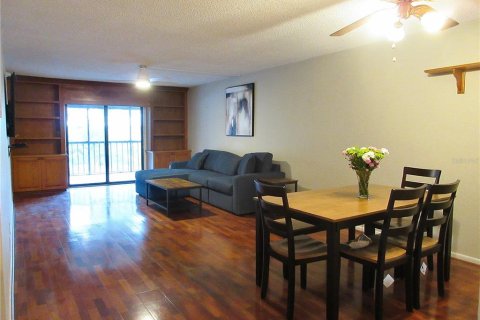 Condo in Tampa, Florida, 2 bedrooms  № 2209876 - photo 7
