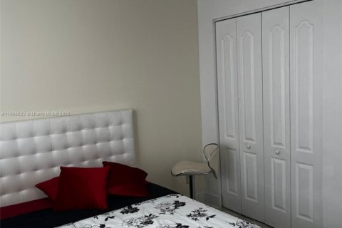 Casa en alquiler en Pembroke Pines, Florida, 3 dormitorios, 176.51 m2 № 2012352 - foto 6