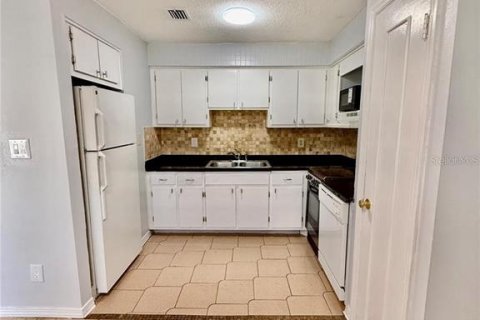 Copropriété à louer à Casselberry, Floride: 2 chambres, 82.78 m2 № 2410394 - photo 5