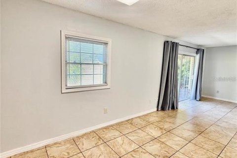 Copropriété à louer à Casselberry, Floride: 2 chambres, 82.78 m2 № 2410394 - photo 2