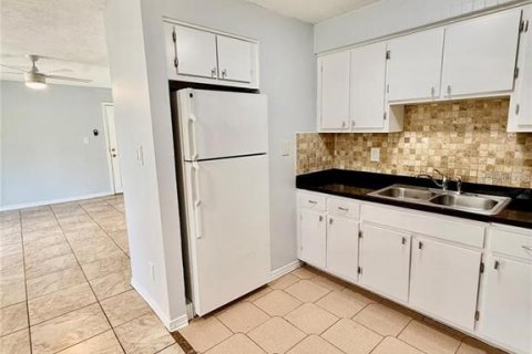 Copropriété à louer à Casselberry, Floride: 2 chambres, 82.78 m2 № 2410394 - photo 12