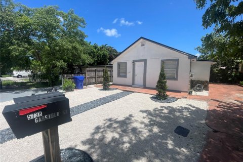 House in Hollywood, Florida 2 bedrooms № 1888812 - photo 23