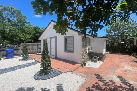 House in Hollywood, Florida 2 bedrooms № 1888812 - photo 25