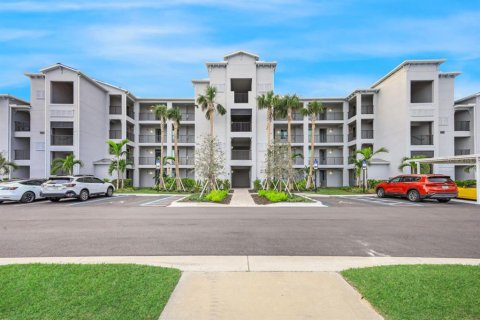 Condo in Punta Gorda, Florida, 2 bedrooms  № 2393496