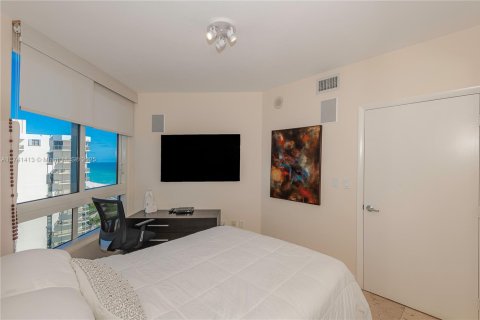 Condominio en alquiler en Miami Beach, Florida, 3 dormitorios, 163.6 m2 № 1976206 - foto 11
