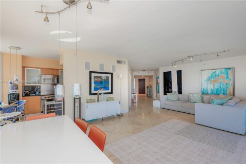 Condominio en alquiler en Miami Beach, Florida, 3 dormitorios, 163.6 m2 № 1976206 - foto 4
