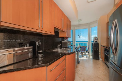 Condominio en alquiler en Miami Beach, Florida, 3 dormitorios, 163.6 m2 № 1976206 - foto 6