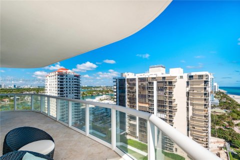 Condominio en alquiler en Miami Beach, Florida, 3 dormitorios, 163.6 m2 № 1976206 - foto 21