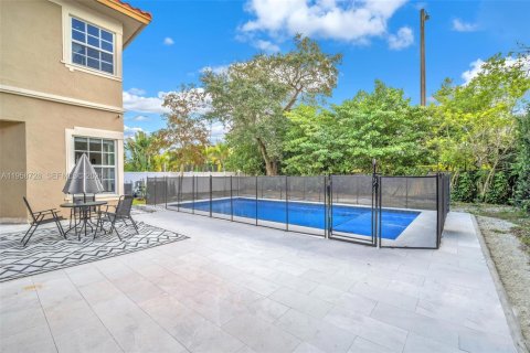 Casa en alquiler en Dania Beach, Florida, 5 dormitorios, 404.68 m2 № 2017516 - foto 4