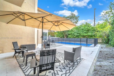 Casa en alquiler en Dania Beach, Florida, 5 dormitorios, 404.68 m2 № 2017516 - foto 5