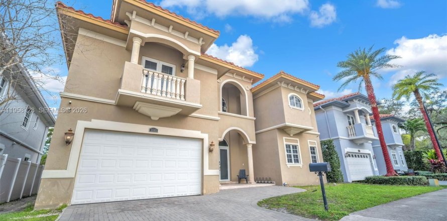 Casa en Dania Beach, Florida 5 dormitorios, 404.68 m2 № 2017516