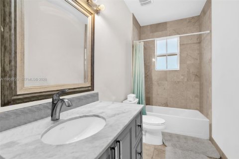 Casa en alquiler en Dania Beach, Florida, 5 dormitorios, 404.68 m2 № 2017516 - foto 6