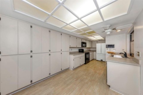 House in Clearwater, Florida 3 bedrooms, 223.99 sq.m. № 1898949 - photo 18