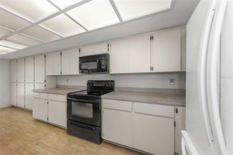 House in Clearwater, Florida 3 bedrooms, 223.99 sq.m. № 1898949 - photo 17