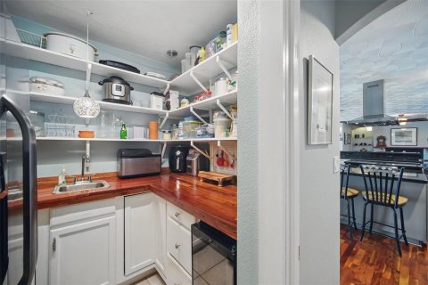 House in Winter Garden, Florida 4 bedrooms, 339.46 sq.m. № 1734425 - photo 25