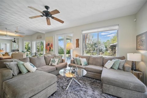 House in Winter Garden, Florida 4 bedrooms, 339.46 sq.m. № 1734425 - photo 29