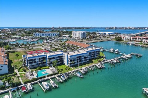 Copropriété à vendre à Tierra Verde, Floride: 2 chambres, 126.81 m2 № 2131489 - photo 2