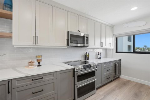 Copropriété à vendre à Tierra Verde, Floride: 2 chambres, 126.81 m2 № 2131489 - photo 19