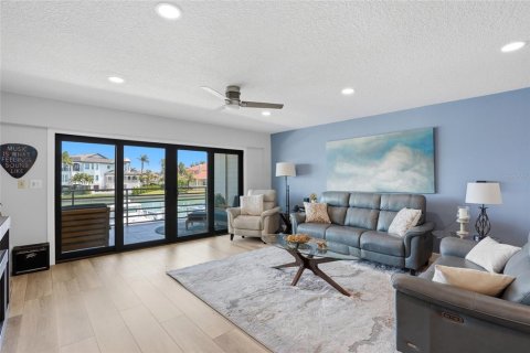 Copropriété à vendre à Tierra Verde, Floride: 2 chambres, 126.81 m2 № 2131489 - photo 14